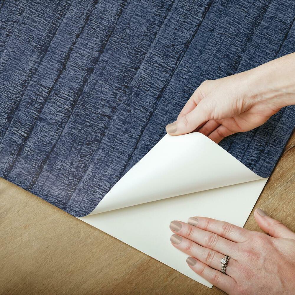 Crackled Stria Faux Texture Peel and Stick Wallpaper